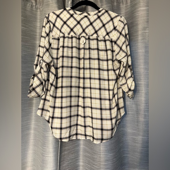 Torrid Woman’s Harper Black and White Plaid Blouse Classic Chic Size is 00 - Picture 3 of 6